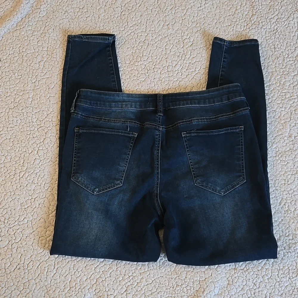 Low Rise Jegging - Picture 3 of 11